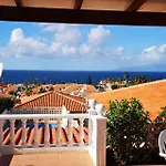 Hébergement de vacances с бассейном и видом на океан в Callao Salvaje.