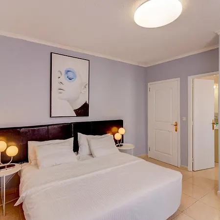 Ferienhaus с бассейном и видом на океан в Callao Salvaje. *